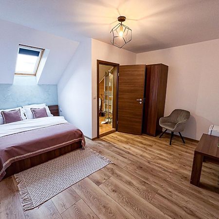 La Coltul Castelului Bran Boutique Hotel Ngoại thất bức ảnh