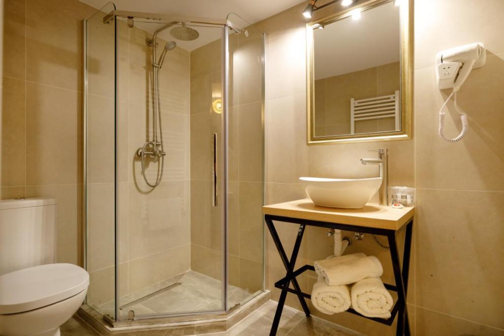 La Coltul Castelului Bran Boutique Hotel Ngoại thất bức ảnh