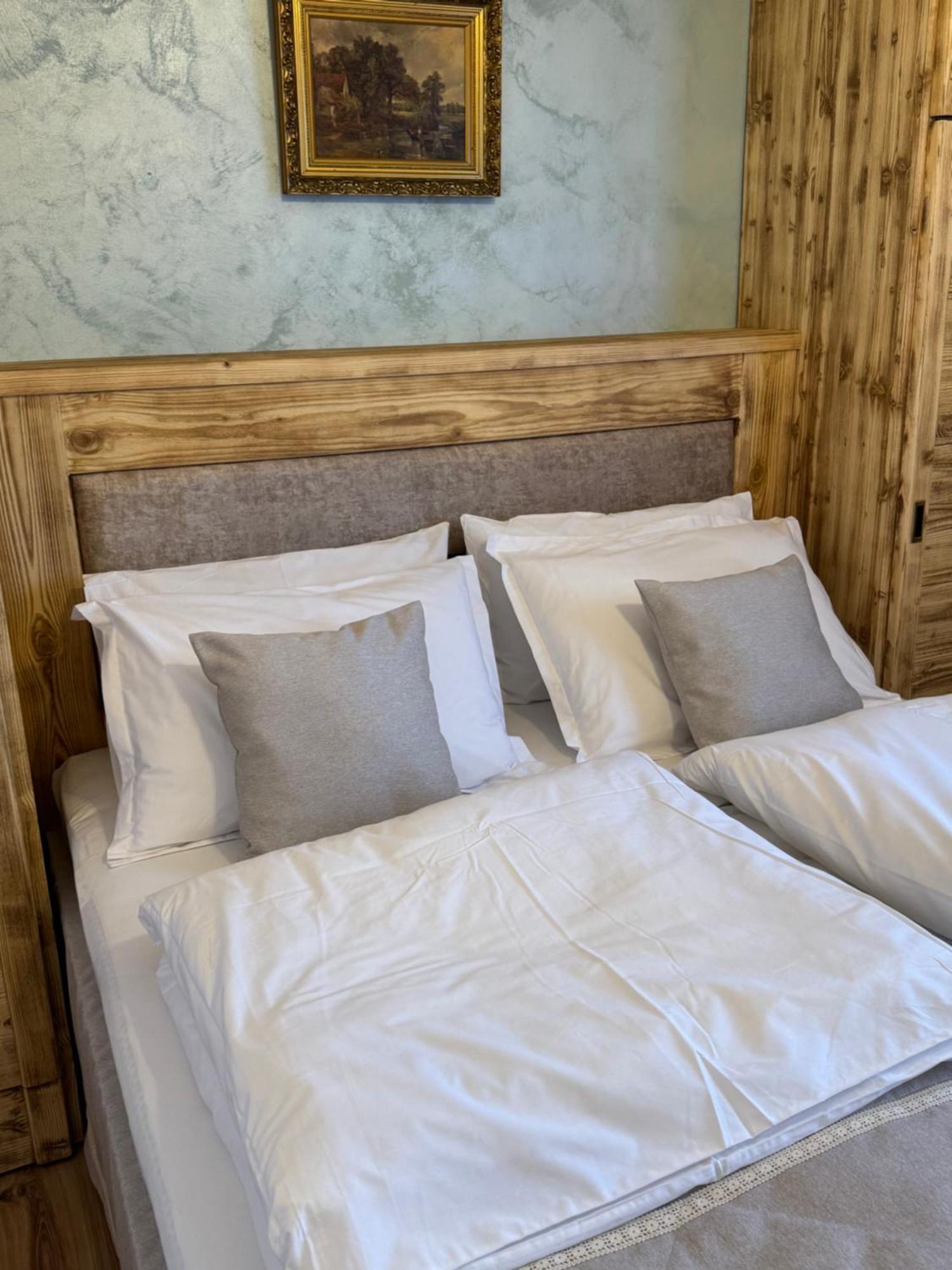 La Coltul Castelului Bran Boutique Hotel Ngoại thất bức ảnh