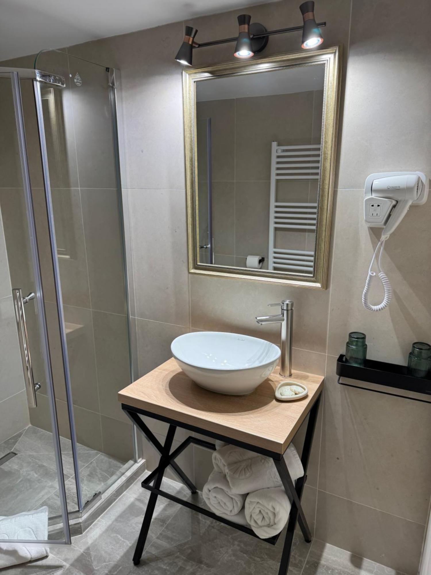 La Coltul Castelului Bran Boutique Hotel Ngoại thất bức ảnh