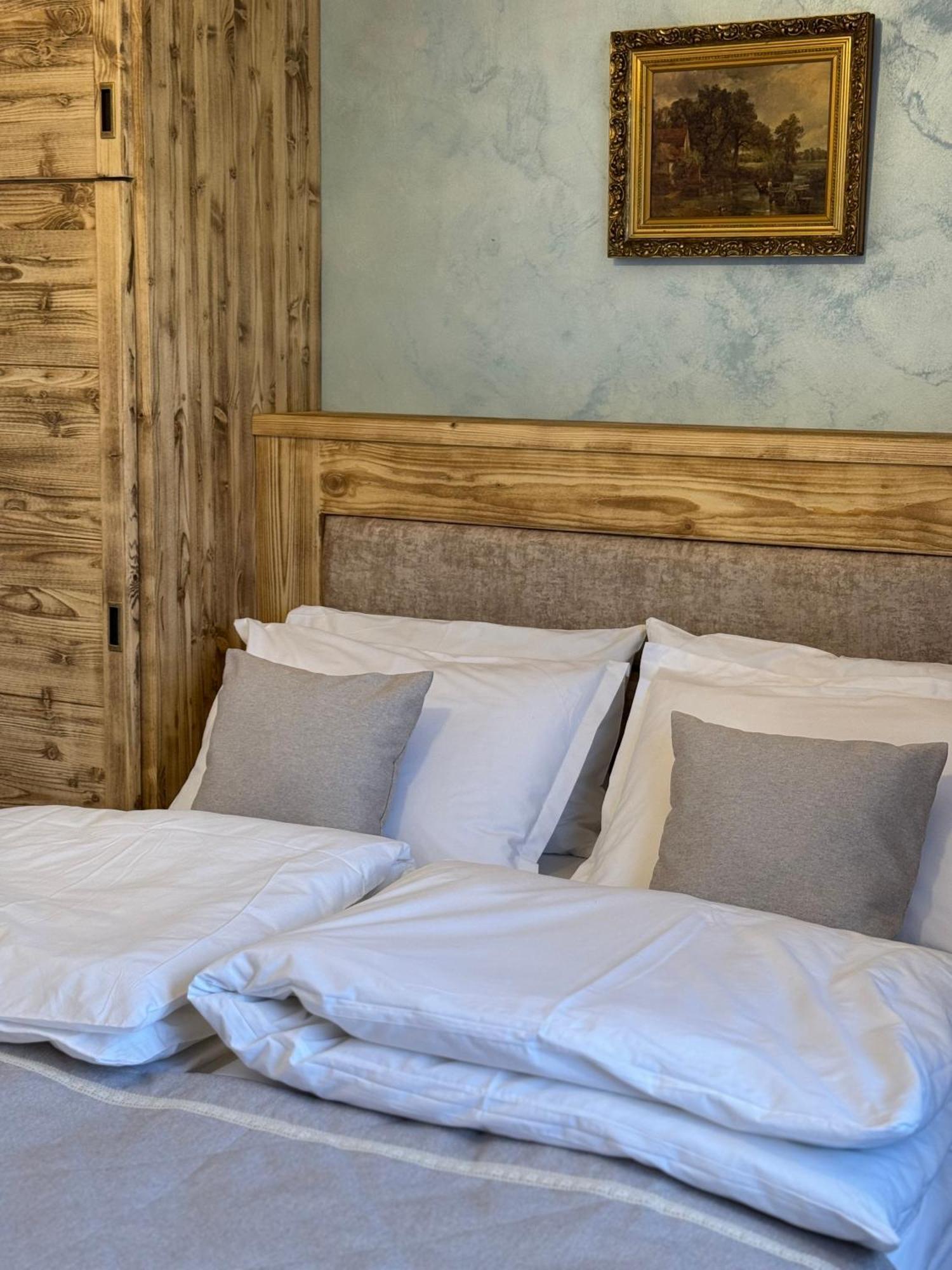 La Coltul Castelului Bran Boutique Hotel Ngoại thất bức ảnh