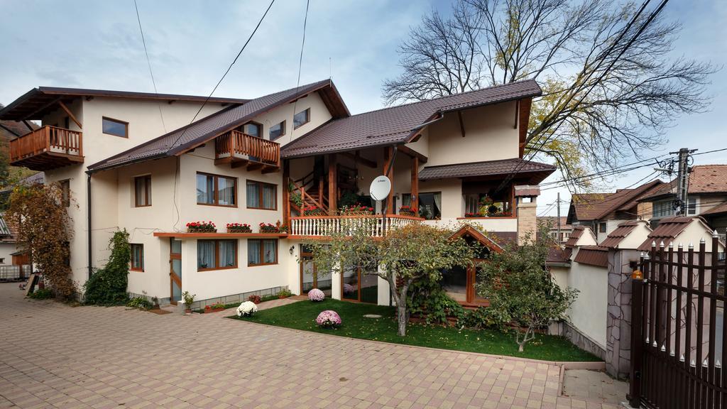 La Coltul Castelului Bran Boutique Hotel Ngoại thất bức ảnh